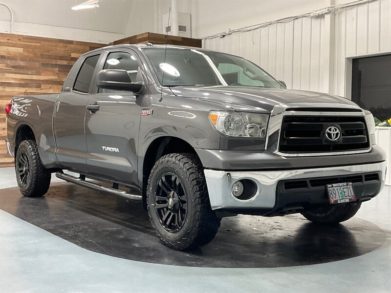 2011 Toyota Tundra TRD OFF RD 4X4 / 5.7L V8 / LOCAL OREGON TRUCK  / ZERO RUST - Photo 2 - Gladstone, OR 97027