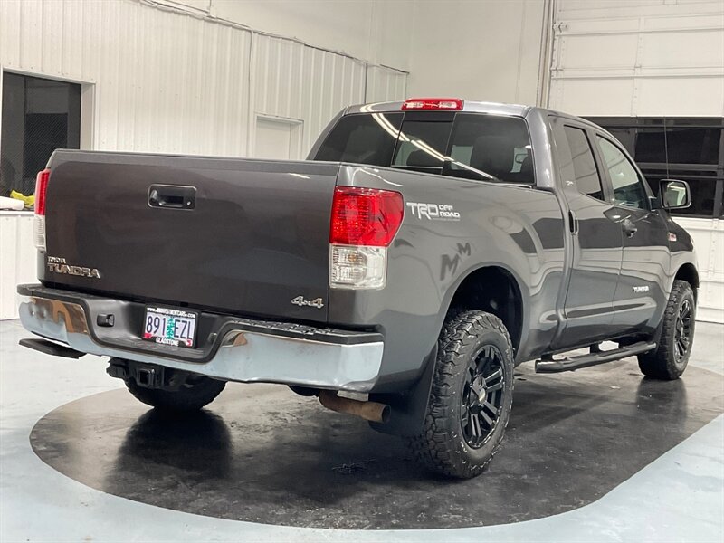 2011 Toyota Tundra TRD OFF RD 4X4 / 5.7L V8 / LOCAL OREGON TRUCK  / ZERO RUST - Photo 7 - Gladstone, OR 97027