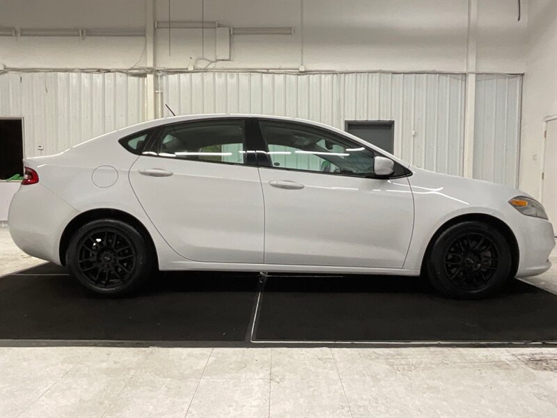 2016 Dodge Dart SE Sedan / 2.0L 4Cyl / 6-Speed / 44,000 Miles  / Local Oregon Car / BRAND NEW TIRES - Photo 6 - Gladstone, OR 97027