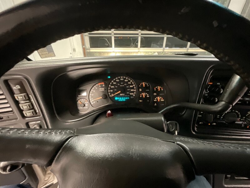 2002 Chevrolet Silverado 3500 LT Crew Cab 4X4 / 8.1L V8 / DUALLY / 1-OWNER  / LOCAL OREGON TRUCK /Leather & Heated Seats / RUST FREE / LONG BED / ONLY 128,000 MILES - Photo 44 - Gladstone, OR 97027