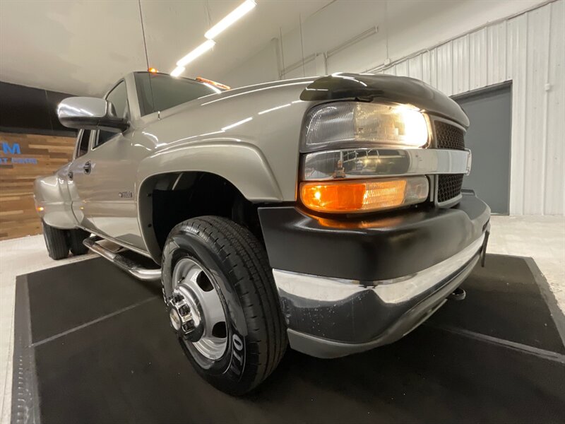 2002 Chevrolet Silverado 3500 LT Crew Cab 4X4 / 8.1L V8 / DUALLY / 1-OWNER  / LOCAL OREGON TRUCK /Leather & Heated Seats / RUST FREE / LONG BED / ONLY 128,000 MILES - Photo 11 - Gladstone, OR 97027