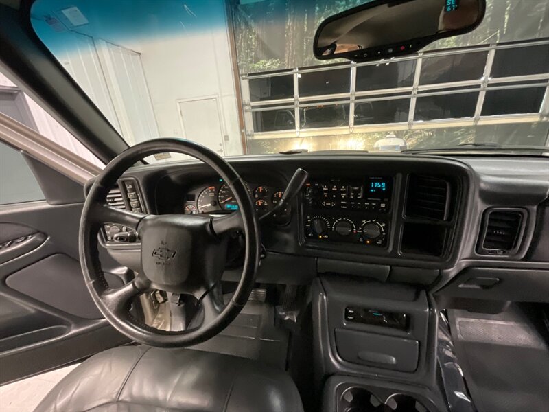 2002 Chevrolet Silverado 3500 LT Crew Cab 4X4 / 8.1L V8 / DUALLY / 1-OWNER  / LOCAL OREGON TRUCK /Leather & Heated Seats / RUST FREE / LONG BED / ONLY 128,000 MILES - Photo 37 - Gladstone, OR 97027