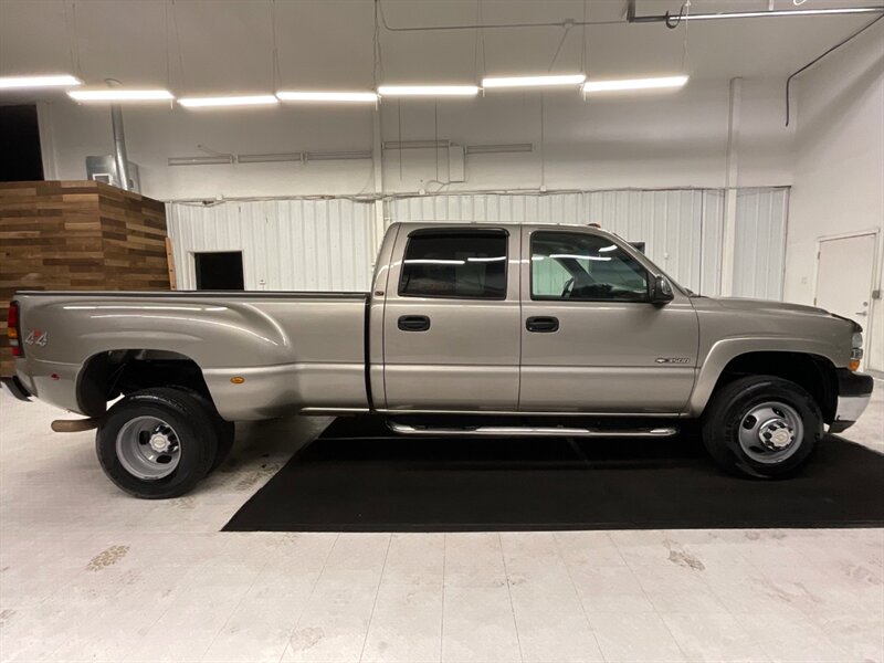 2002 Chevrolet Silverado 3500 LT Crew Cab 4X4 / 8.1L V8 / DUALLY / 1-OWNER  / LOCAL OREGON TRUCK /Leather & Heated Seats / RUST FREE / LONG BED / ONLY 128,000 MILES - Photo 4 - Gladstone, OR 97027