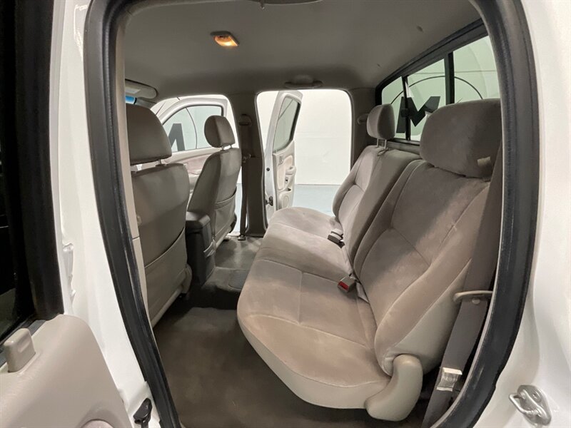 2001 Toyota Tacoma SR5 Prerunner Double Cab / 2.7L 4Cyl / ZERO RUST / LOCAL TRUCK / 144K MILES - Photo 11 - Gladstone, OR 97027