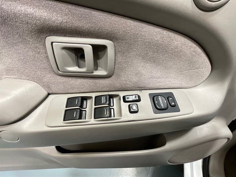 2001 Toyota Tacoma SR5 Prerunner Double Cab / 2.7L 4Cyl / ZERO RUST / LOCAL TRUCK / 144K MILES - Photo 17 - Gladstone, OR 97027