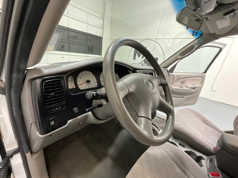 2001 Toyota Tacoma SR5 Prerunner Double Cab / 2.7L 4Cyl / ZERO RUST / LOCAL TRUCK / 144K MILES - Photo 35 - Gladstone, OR 97027
