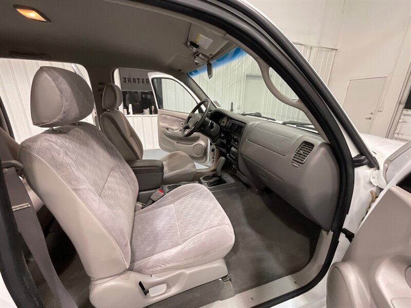 2001 Toyota Tacoma SR5 Prerunner Double Cab / 2.7L 4Cyl / ZERO RUST / LOCAL TRUCK / 144K MILES - Photo 13 - Gladstone, OR 97027