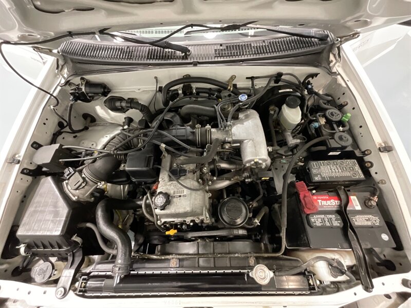 2001 Toyota Tacoma SR5 Prerunner Double Cab / 2.7L 4Cyl / ZERO RUST / LOCAL TRUCK / 144K MILES - Photo 38 - Gladstone, OR 97027