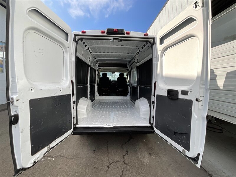 2019 RAM ProMaster 2500 136 WB HIGH ROOF / CARGO VAN / CAMERA  CARGO VAN / 136 " WB HIGH ROOF / BACKUP CAMERA / 56,000 MILES - Photo 32 - Gladstone, OR 97027