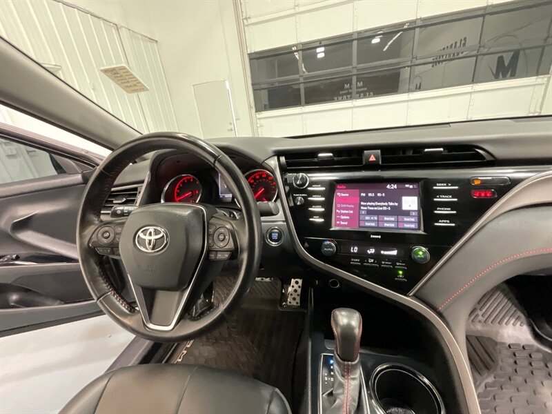 2020 Toyota Camry TRD Sedan / 3.5L V6 / Local / 42,000 MILES  TRD SPORT PKG - Photo 16 - Gladstone, OR 97027