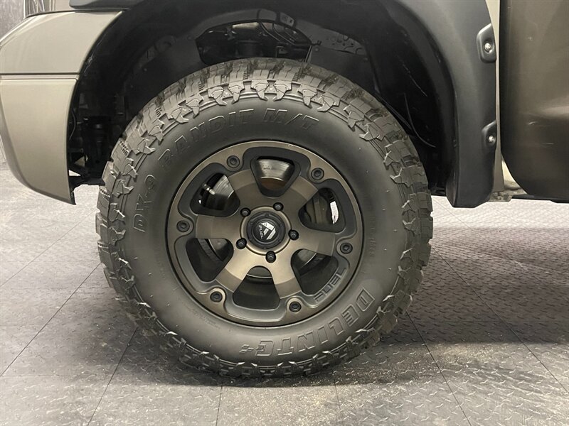 2009 Toyota Tundra SR5 Crew Cab 4X4 / 5.7L V8 / NEW LIFT WHEELS TIRES   - Photo 23 - Gladstone, OR 97027