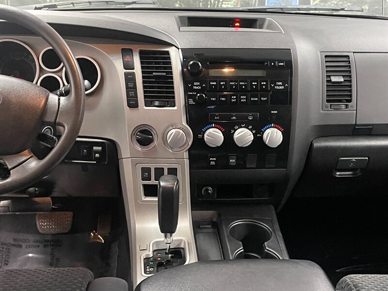 2009 Toyota Tundra SR5 Crew Cab 4X4 / 5.7L V8 / NEW LIFT WHEELS TIRES   - Photo 20 - Gladstone, OR 97027