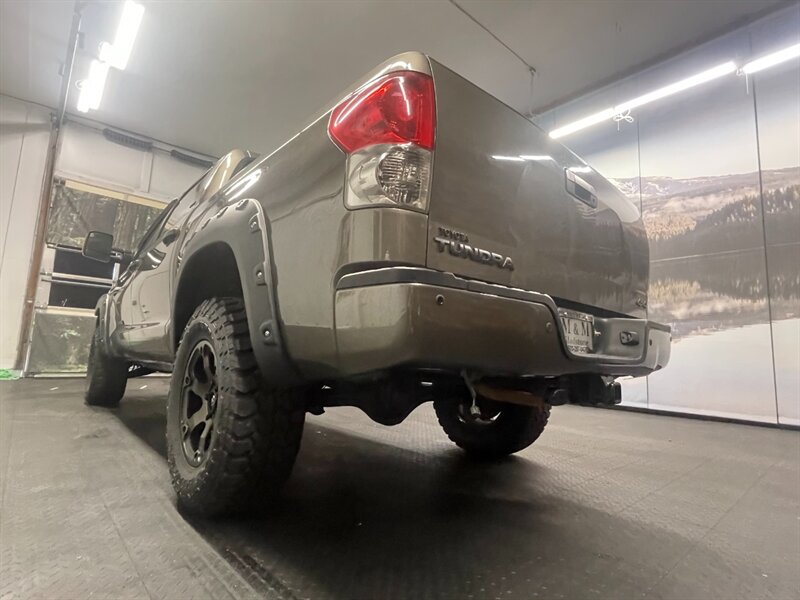 2009 Toyota Tundra SR5 Crew Cab 4X4 / 5.7L V8 / NEW LIFT WHEELS TIRES   - Photo 11 - Gladstone, OR 97027