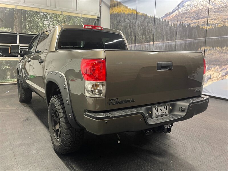 2009 Toyota Tundra SR5 Crew Cab 4X4 / 5.7L V8 / NEW LIFT WHEELS TIRES   - Photo 7 - Gladstone, OR 97027