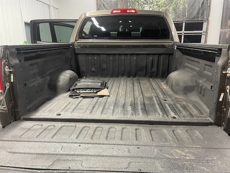 2009 Toyota Tundra SR5 Crew Cab 4X4 / 5.7L V8 / NEW LIFT WHEELS TIRES   - Photo 22 - Gladstone, OR 97027