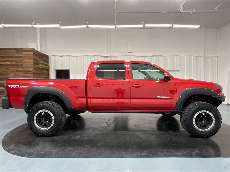 2015 Toyota Tacoma V6 TRD SPORT / Leather / Navigation / LIFTED  / 1-OWNER - Photo 4 - Gladstone, OR 97027