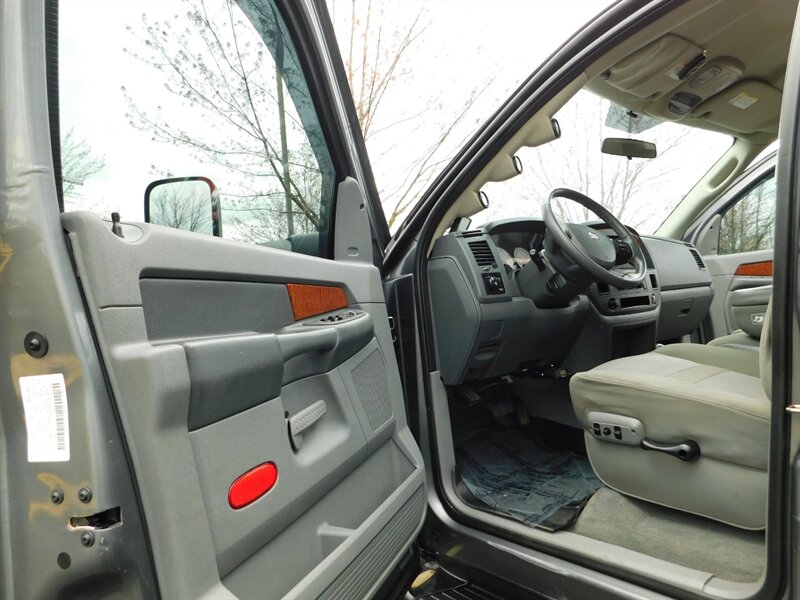 2006 Dodge Ram 2500 SLT 4X4 5.9L CUMMINS DIESEL / LIFTED  / LOW MILES   - Photo 13 - Portland, OR 97217