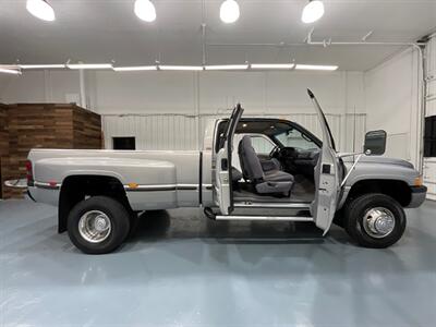 1998 Dodge Ram 3500 5-SPEED  4x4 5.9L DIESEL Laramie SLT / DUALLY  / 1-OWNER LOCAL / ZERO RUST / LONG BED / DUALLY / 5-SPEED MANUAL - Photo 12 - Gladstone, OR 97027