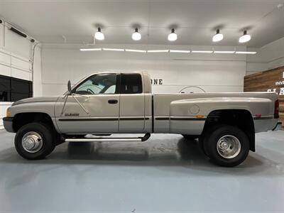 1998 Dodge Ram 3500 5-SPEED  4x4 5.9L DIESEL Laramie SLT / DUALLY  / 1-OWNER LOCAL / ZERO RUST / LONG BED / DUALLY / 5-SPEED MANUAL - Photo 3 - Gladstone, OR 97027