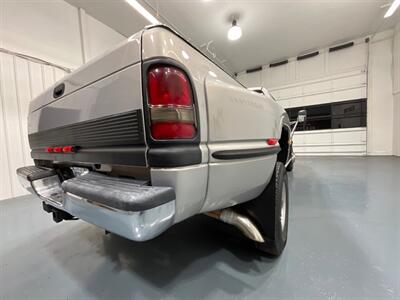 1998 Dodge Ram 3500 5-SPEED  4x4 5.9L DIESEL Laramie SLT / DUALLY  / 1-OWNER LOCAL / ZERO RUST / LONG BED / DUALLY / 5-SPEED MANUAL - Photo 60 - Gladstone, OR 97027