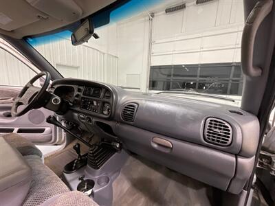 1998 Dodge Ram 3500 5-SPEED  4x4 5.9L DIESEL Laramie SLT / DUALLY  / 1-OWNER LOCAL / ZERO RUST / LONG BED / DUALLY / 5-SPEED MANUAL - Photo 39 - Gladstone, OR 97027