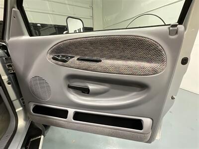 1998 Dodge Ram 3500 5-SPEED  4x4 5.9L DIESEL Laramie SLT / DUALLY  / 1-OWNER LOCAL / ZERO RUST / LONG BED / DUALLY / 5-SPEED MANUAL - Photo 37 - Gladstone, OR 97027