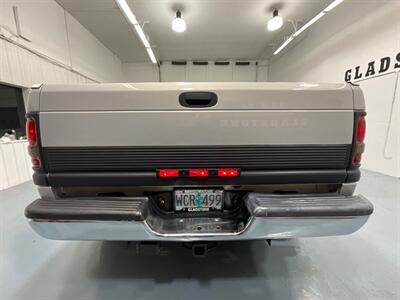 1998 Dodge Ram 3500 5-SPEED  4x4 5.9L DIESEL Laramie SLT / DUALLY  / 1-OWNER LOCAL / ZERO RUST / LONG BED / DUALLY / 5-SPEED MANUAL - Photo 32 - Gladstone, OR 97027