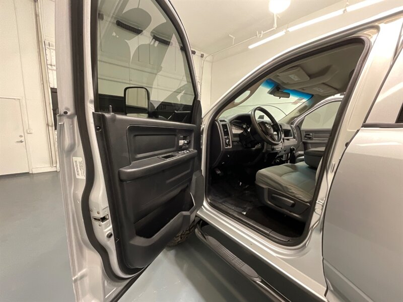 2013 RAM 2500 Crew Cab 4X4 / 6.7L DIESEL / 6-SPEED MANUAL  / BRAND NEW WHEELS & TIRES / LONG BED / ZERO RUST / 97K MILES - Photo 33 - Gladstone, OR 97027