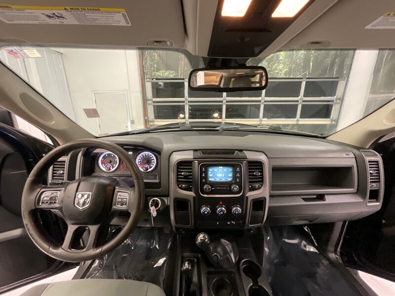 2015 RAM 2500 Crew Cab 4X4 / 6.7L DIESEL / 6-SPEED / FLAT BED  / LOCAL TRUCK / RUST FREE / LEVELED w/ BRAND NEW 35 " MUD TIRES / Backup Camera / LONG BED / SHARP & SUPER CLEAN !! - Photo 15 - Gladstone, OR 97027