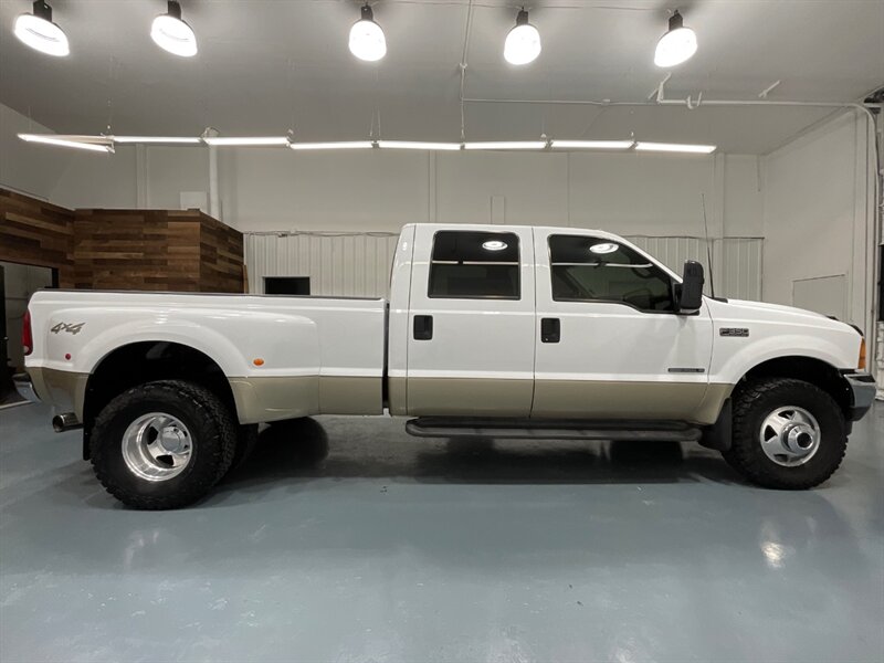 2001 Ford F-350 Lariat Crew Cab 4X4 / 7.3L DIESEL / DUALLY /  / Leather w. Heated Seats / Long Bed - Photo 4 - Gladstone, OR 97027