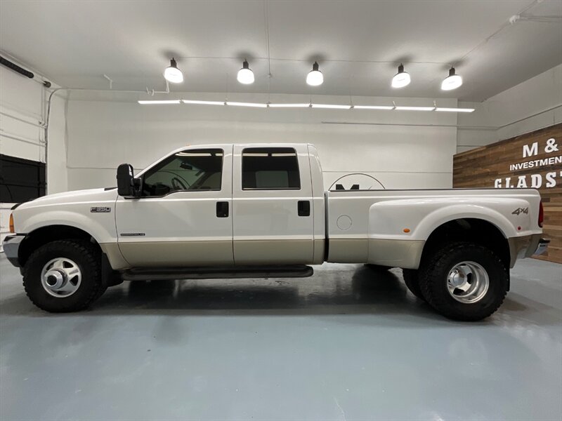 2001 Ford F-350 Lariat Crew Cab 4X4 / 7.3L DIESEL / DUALLY /  / Leather w. Heated Seats / Long Bed - Photo 3 - Gladstone, OR 97027