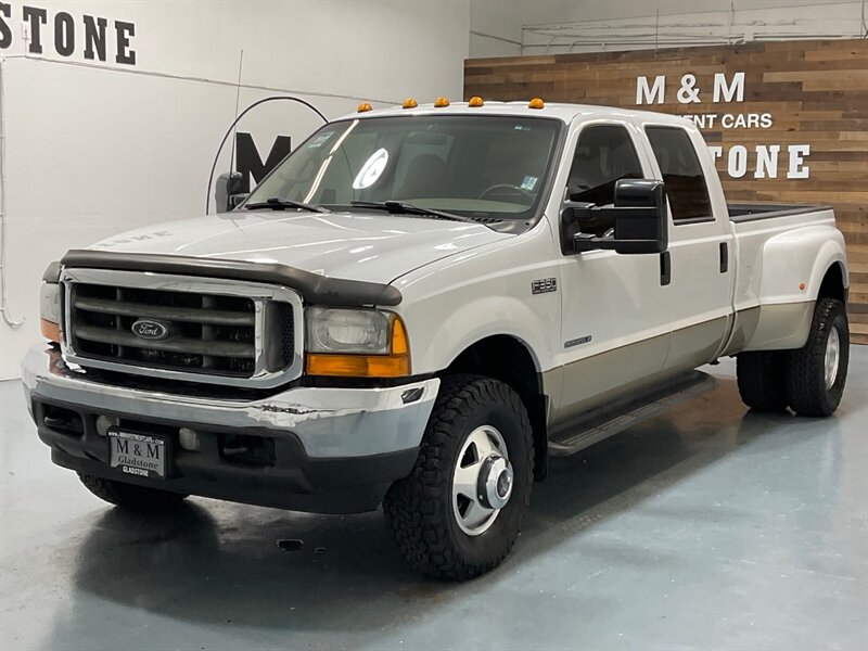 2001 Ford F-350 Lariat Crew Cab 4X4 / 7.3L DIESEL / DUALLY /  / Leather w. Heated Seats / Long Bed - Photo 1 - Gladstone, OR 97027