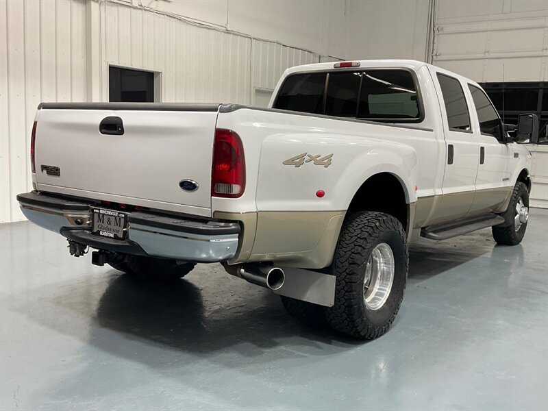 2001 Ford F-350 Lariat Crew Cab 4X4 / 7.3L DIESEL / DUALLY /  / Leather w. Heated Seats / Long Bed - Photo 8 - Gladstone, OR 97027