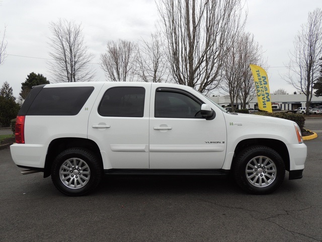 2008 GMC Yukon Hybrid / 4WD / Leather Navigation DVD/ 3rd seat   - Photo 4 - Portland, OR 97217