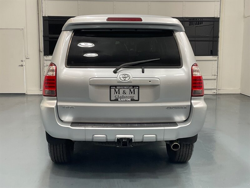 2006 Toyota 4Runner Limited 4X4 / 4.0L V6 / Leather Sunroof / LOCAL  / ZERO RUST - Photo 6 - Gladstone, OR 97027