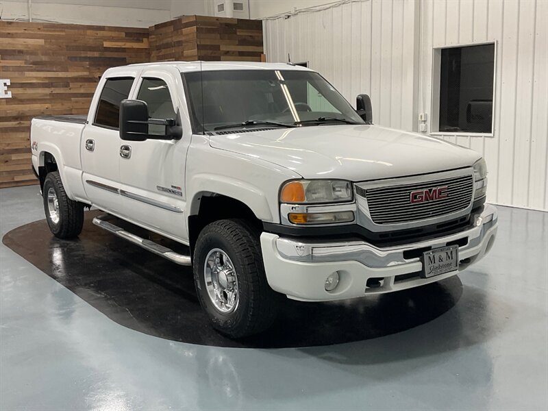 2005 GMC Sierra 2500 SLT Crew Cab 4X4 / 6.6L DIESEL / 110,000 MILES  / Leather / RUST FREE - Photo 2 - Gladstone, OR 97027