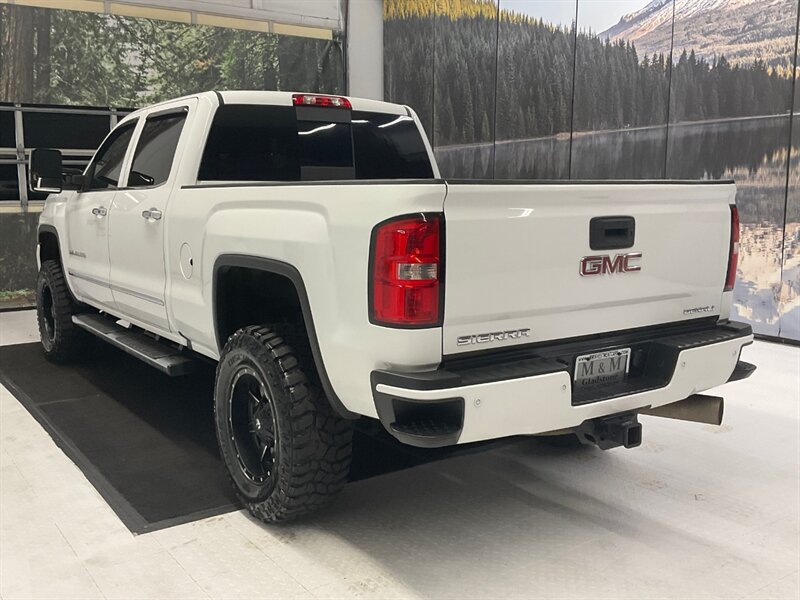 2017 GMC Sierra 3500 Denali Crew Cab 4X4 / 6.6l DIESEL / LIFTED  / Leather w. heated & cooled seats / Sunroof / SHARP & CLEAN !! - Photo 7 - Gladstone, OR 97027