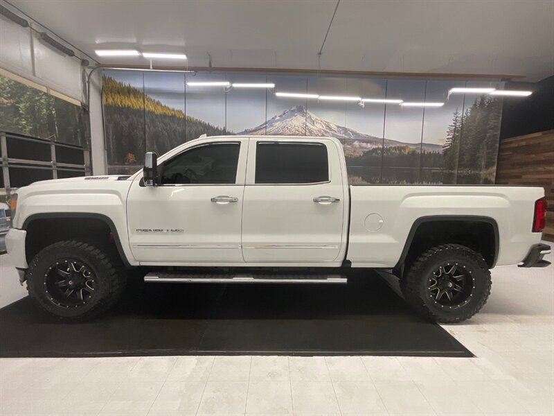 2017 GMC Sierra 3500 Denali Crew Cab 4X4 / 6.6l DIESEL / LIFTED  / Leather w. heated & cooled seats / Sunroof / SHARP & CLEAN !! - Photo 3 - Gladstone, OR 97027