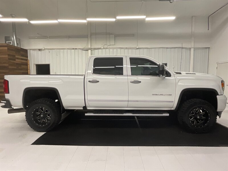 2017 GMC Sierra 3500 Denali Crew Cab 4X4 / 6.6l DIESEL / LIFTED  / Leather w. heated & cooled seats / Sunroof / SHARP & CLEAN !! - Photo 4 - Gladstone, OR 97027