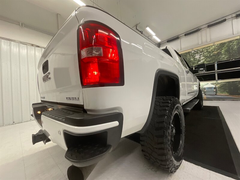 2017 GMC Sierra 3500 Denali Crew Cab 4X4 / 6.6l DIESEL / LIFTED  / Leather w. heated & cooled seats / Sunroof / SHARP & CLEAN !! - Photo 10 - Gladstone, OR 97027