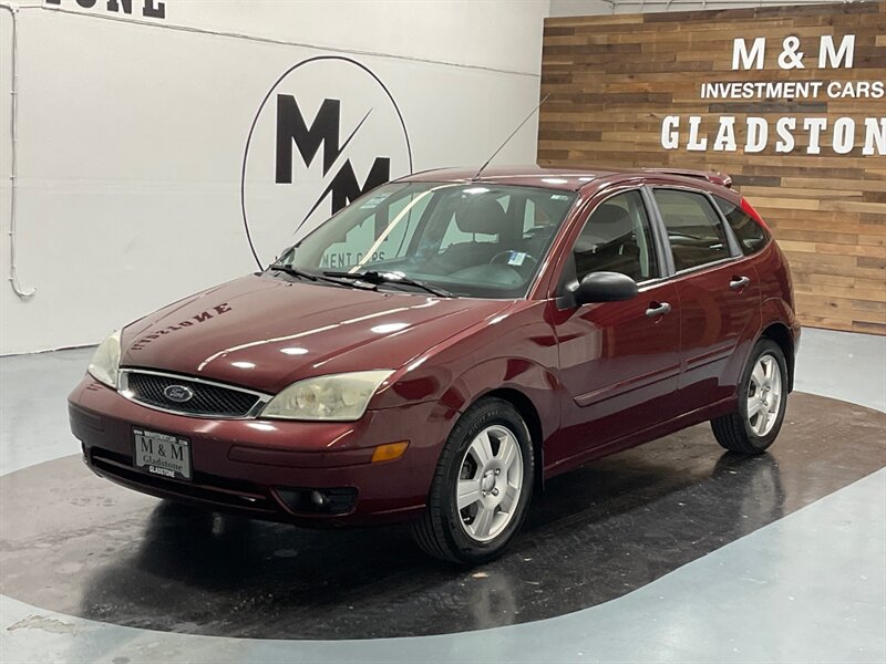 2007 Ford Focus ZX5 S / Hatchback / 2.0L 4 Cyl / Service Rercords  / RUST FREE / LOW MILES - Photo 1 - Gladstone, OR 97027