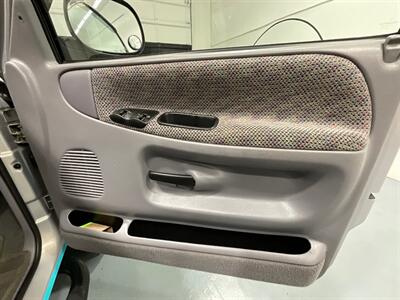 1998 Dodge Ram 1500 SLT Regular Cab 4X4 / 5.9L 8Cyl Gas / SHORT BED  / LOCAL TRUCK / ZERO RUST / VERY WELL KEPT & MAINTAINED SINCE NEW - Photo 35 - Gladstone, OR 97027