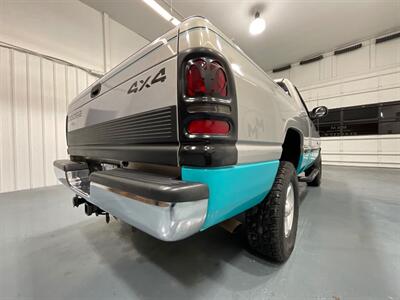1998 Dodge Ram 1500 SLT Regular Cab 4X4 / 5.9L 8Cyl Gas / SHORT BED  / LOCAL TRUCK / ZERO RUST / VERY WELL KEPT & MAINTAINED SINCE NEW - Photo 53 - Gladstone, OR 97027