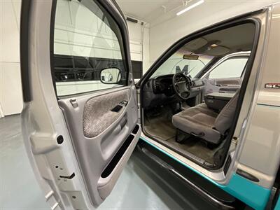 1998 Dodge Ram 1500 SLT Regular Cab 4X4 / 5.9L 8Cyl Gas / SHORT BED  / LOCAL TRUCK / ZERO RUST / VERY WELL KEPT & MAINTAINED SINCE NEW - Photo 33 - Gladstone, OR 97027