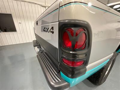 1998 Dodge Ram 1500 SLT Regular Cab 4X4 / 5.9L 8Cyl Gas / SHORT BED  / LOCAL TRUCK / ZERO RUST / VERY WELL KEPT & MAINTAINED SINCE NEW - Photo 29 - Gladstone, OR 97027