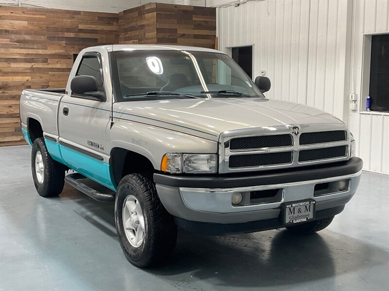 1998 Dodge Ram 1500 SLT Regular Cab 4X4 / 5.9L 8Cyl Gas / SHORT BED  / LOCAL TRUCK / ZERO RUST / VERY WELL KEPT & MAINTAINED SINCE NEW - Photo 2 - Gladstone, OR 97027