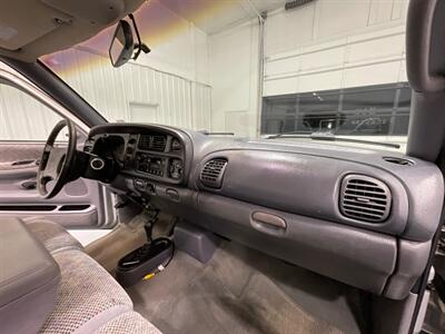 1998 Dodge Ram 1500 SLT Regular Cab 4X4 / 5.9L 8Cyl Gas / SHORT BED  / LOCAL TRUCK / ZERO RUST / VERY WELL KEPT & MAINTAINED SINCE NEW - Photo 17 - Gladstone, OR 97027