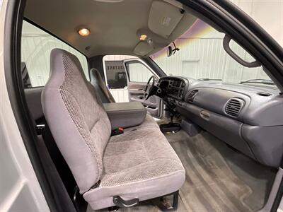 1998 Dodge Ram 1500 SLT Regular Cab 4X4 / 5.9L 8Cyl Gas / SHORT BED  / LOCAL TRUCK / ZERO RUST / VERY WELL KEPT & MAINTAINED SINCE NEW - Photo 13 - Gladstone, OR 97027