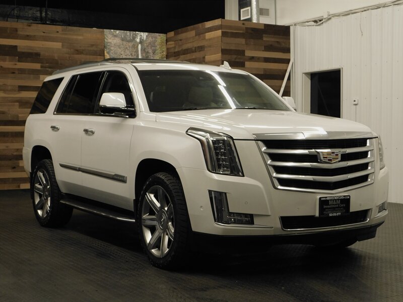 2017 Cadillac Escalade Luxury 4X4 / Leather   - Photo 37 - Gladstone, OR 97027