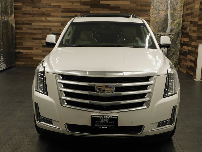 2017 Cadillac Escalade Luxury 4X4 / Leather   - Photo 5 - Gladstone, OR 97027